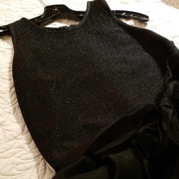 Carmen Marc Valvo Lovely Feminine Cocktail Dress - Picture 7 of 8